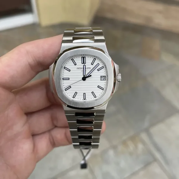7118/1A - Patek Philippe NAUTILUS - Image 2