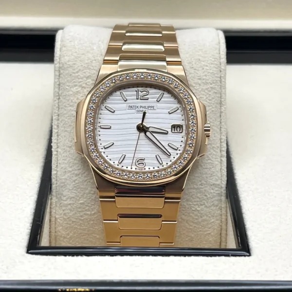 7010/1R - Patek Philippe NAUTILUS - Image 2