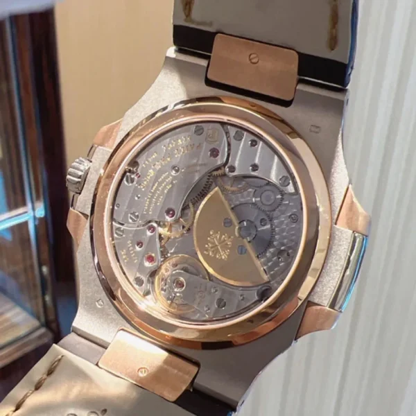 5712GR-001 Patek Philippe NAUTILUS - Image 8